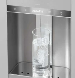 CAFE Réfrigérateur 27,8 pi3 36 po Acier inoxydable Congélateur en bas, Portes françaises - CVE28DP2NS1
