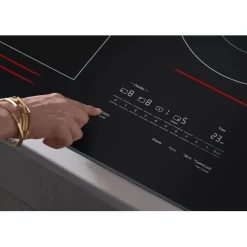 LG Table de cuisson Induction Noir 30