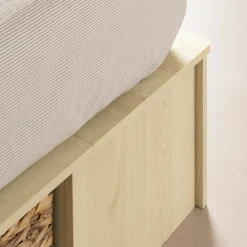 Lit simple avec rangement et paniers (39