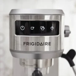 Machine à café expresso à vapeur Frigidaire - FREM100SS
