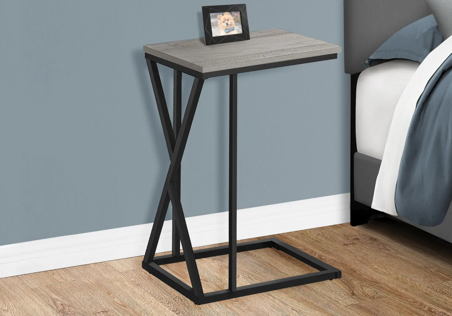 Table d'appoint en c - base avec motif des triangles asymétriques, rectangul - Monarch